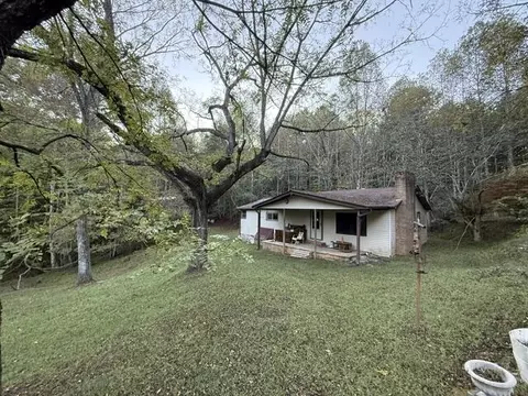 365 Autumn Rd, Mineral Bluff, GA 30559
