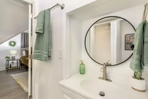 Bath - 587 Oak Trce E, Jasper, GA 30143 photo 3 of 3