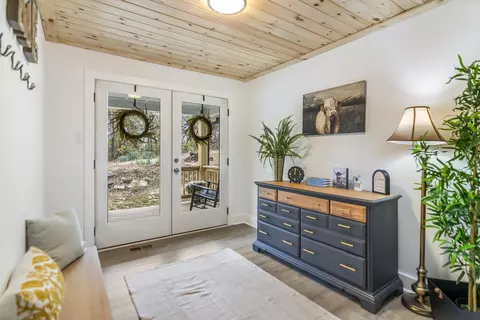 Entry Way - 587 Oak Trce E, Jasper, GA 30143 photo 1 of 5