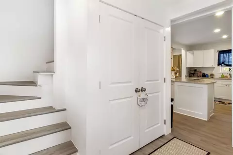 Entry Way - 587 Oak Trce E, Jasper, GA 30143 photo 3 of 5