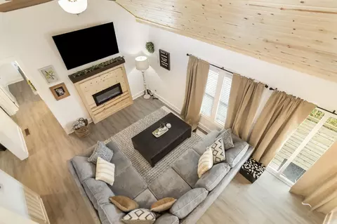 Living - 587 Oak Trce E, Jasper, GA 30143 photo 4 of 5