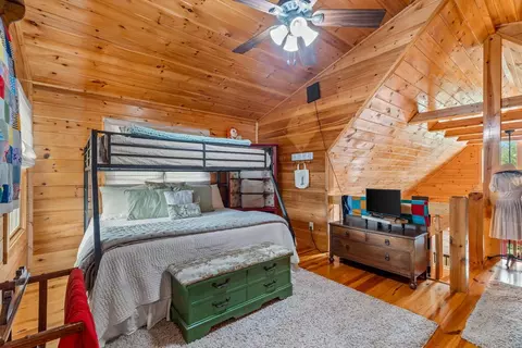 Bedroom - 140 Carolina Fox Cir, Murphy, NC 28906 photo 5 of 5