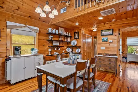 Dining - 140 Carolina Fox Cir, Murphy, NC 28906 photo 1 of 2