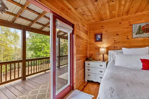 Bedroom - 140 Carolina Fox Cir, Murphy, NC 28906 photo 3 of 5