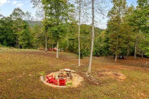 Exterior - 140 Carolina Fox Cir, Murphy, NC 28906 photo 8 of 14