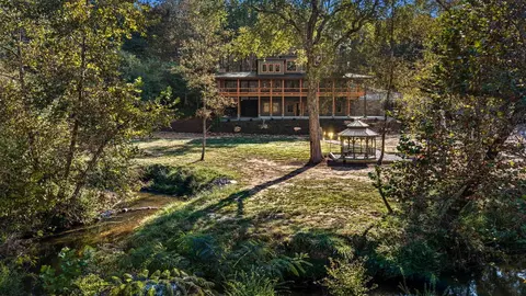 580 Windy Valley Ln, Blue Ridge, GA 30513