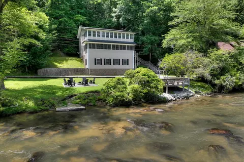 53 Addle Trl, Ellijay, GA 30540