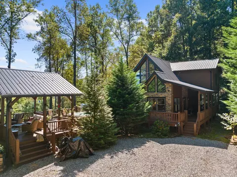 929 Overlook Rd, Blue Ridge, GA 30513