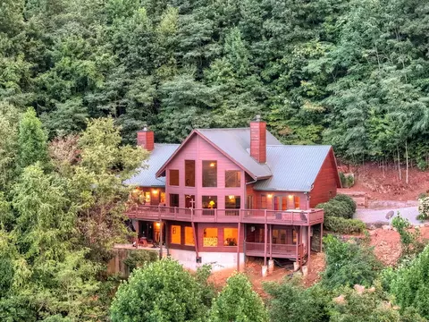 190 Jordan Dr, Blue Ridge, GA 30513