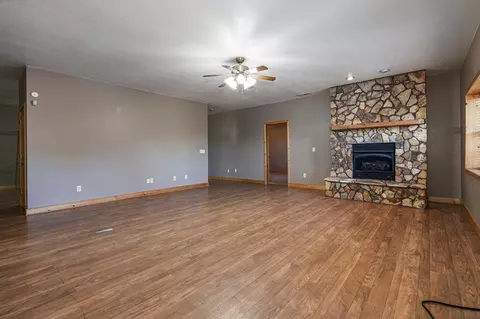 Living - 35 Honeysuckle Ln, Murphy, NC 28906 photo 6 of 6