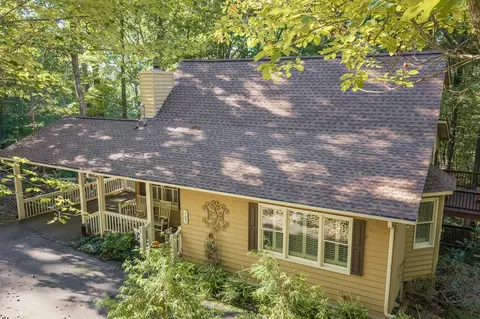 705 Laurel Ridge Dr, Ellijay, GA 30536