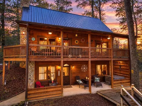 196 Mossy Rock Ln, Ellijay, GA 30540