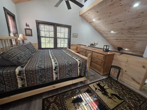 Bedroom - 690 Hiwassee Creek Est, Murphy, NC 28906 photo 2 of 3