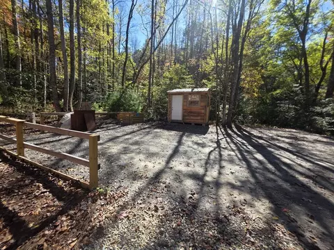 Exterior - 690 Hiwassee Creek Est, Murphy, NC 28906 photo 4 of 6