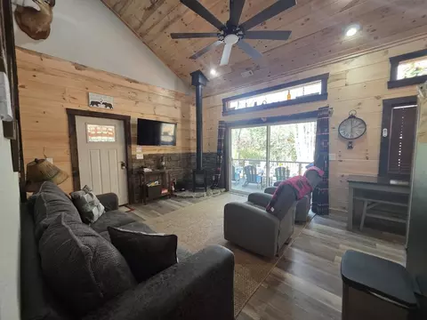 Living - 690 Hiwassee Creek Est, Murphy, NC 28906 photo 1 of 4