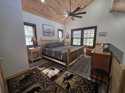 Bedroom - 690 Hiwassee Creek Est, Murphy, NC 28906 photo 1 of 3
