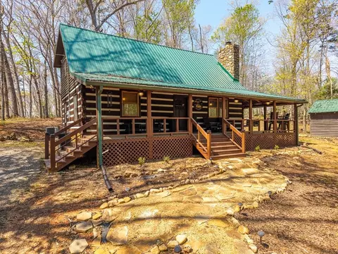 33 Foxhound Dr, Ellijay, GA 30540