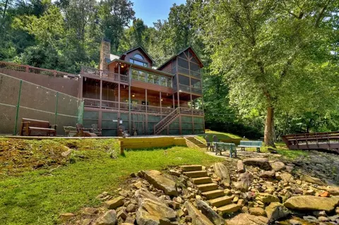 1031 Fugue Dr, Ellijay, GA 30536