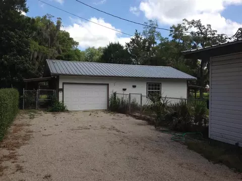 604 W Main St, Perry, FL 32347 photo 2
