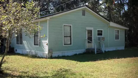 169 Woods St, Perry, FL 32347 photo 2