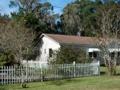 1221 N Parkview St, Perry, FL 32347 photo 2
