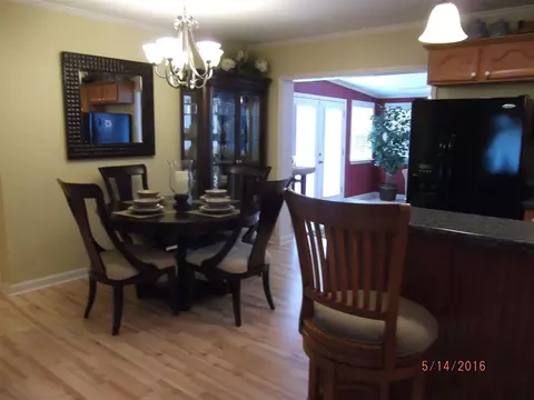 818 E Cherry St, Perry, FL 32347 photo 5