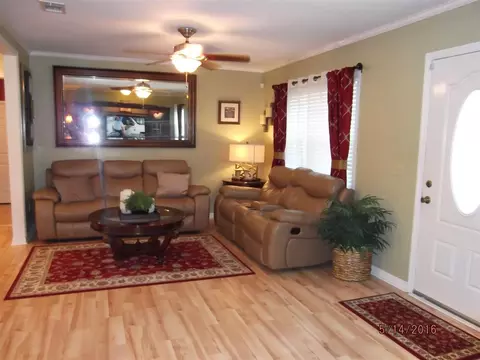 818 E Cherry St, Perry, FL 32347 photo 2