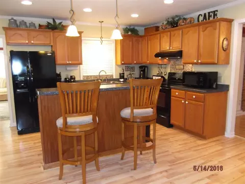 818 E Cherry St, Perry, FL 32347 photo 4