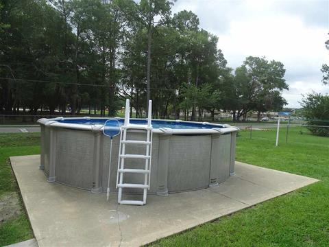 1119 E Julia St, Perry, FL 32347 photo 4
