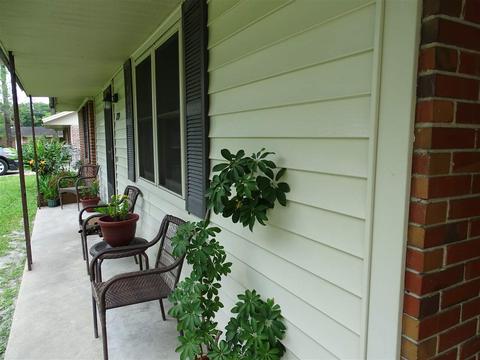 1119 E Julia St, Perry, FL 32347 photo 2