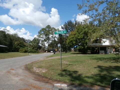 1010 E Margurite St, Perry, FL 32347 photo 4
