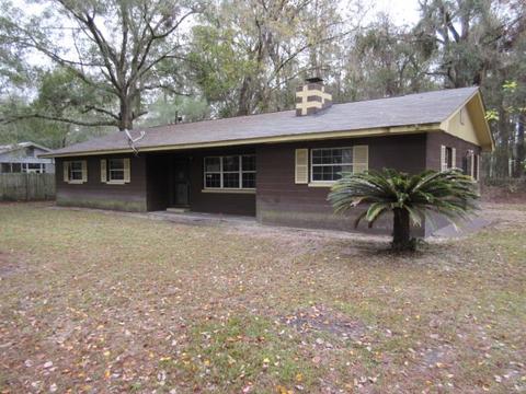 1313 Pinecrest St, Perry, FL 32347 photo 1