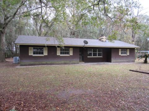 1313 Pinecrest St, Perry, FL 32347 photo 3