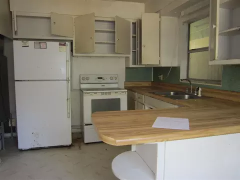 205 Cypress St, Perry, FL 32348 photo 9