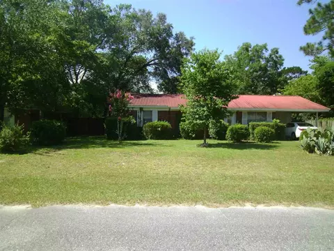 826 E Cherry St, Perry, FL 32347 photo 1