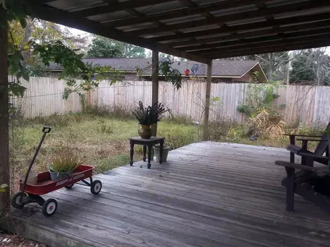 826 E Cherry St, Perry, FL 32347 photo 17