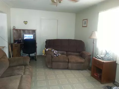826 E Cherry St, Perry, FL 32347 photo 5