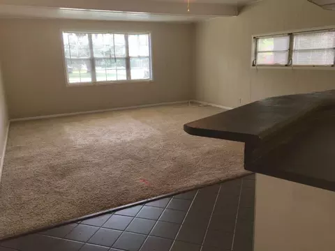708 E Margurite St, Perry, FL 32347 photo 5