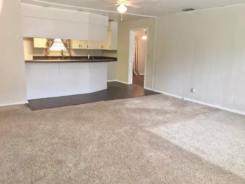 708 E Margurite St, Perry, FL 32347 photo 4