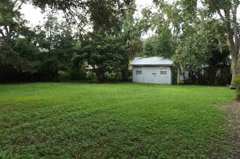 422 E Ash St, Perry, FL 32347 photo 2