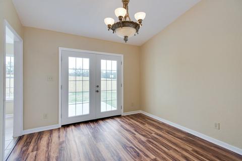 115 Hilltop Dr, Midway, FL 32343 photo 9