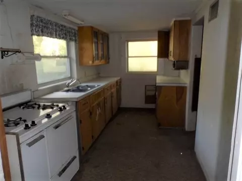 1536 W Julia St, Perry, FL 32347 photo 5