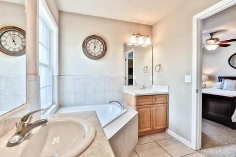940 Rustling Pines Blvd, Midway, FL 32343 photo 10