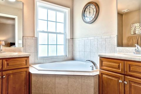 940 Rustling Pines Blvd, Midway, FL 32343 photo 8