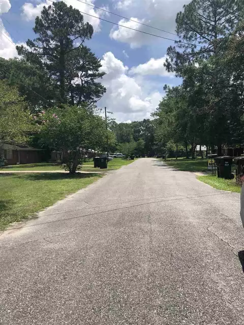828 E Cherry St, Perry, FL 32347 photo 8