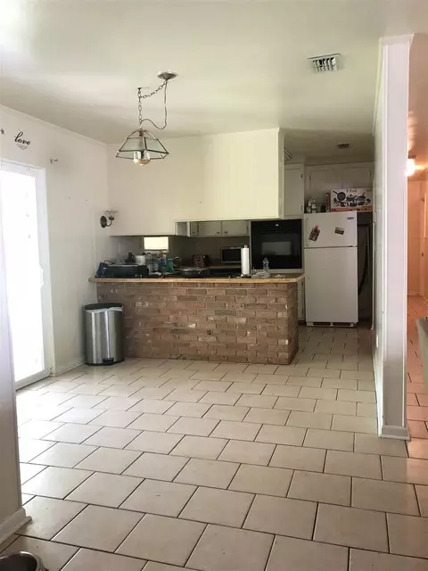 828 E Cherry St, Perry, FL 32347 photo 3