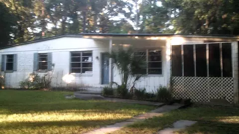 717 W Veterans Dr, Perry, FL 32347 photo 2