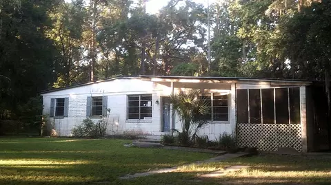717 W Veterans Dr, Perry, FL 32347 photo 1