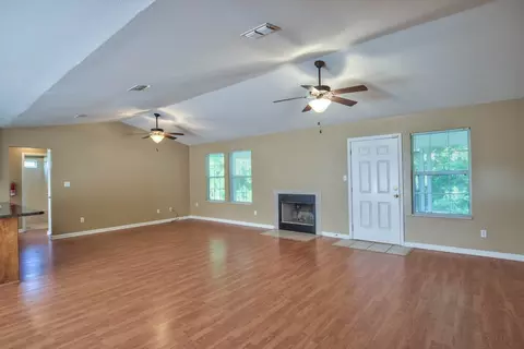 475 Slash Cir, Midway, FL 32343 photo 2