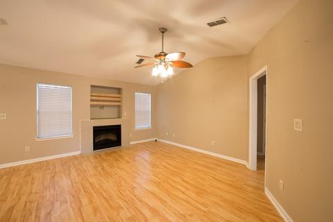 236 Stevens Dr, Midway, FL 32343 photo 4